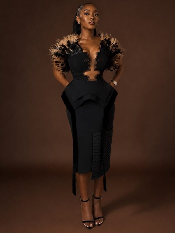 Tamari Set with Feathers